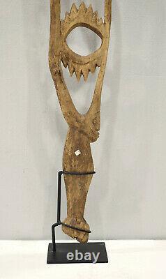 Papua New Guinea Hook Figure One Leg Yipwon Villiage Black Water Lakes