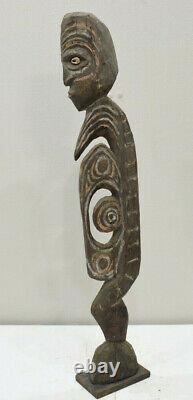 Papua New Guinea Hook Figure Yipwon One Leg