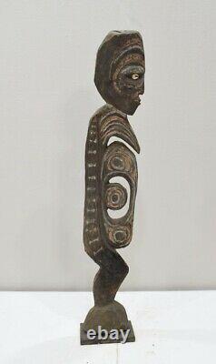 Papua New Guinea Hook Figure Yipwon One Leg