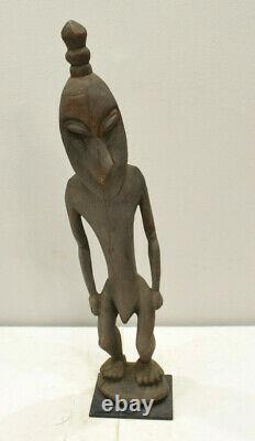 Papua New Guinea Hunting Figure Ramu River