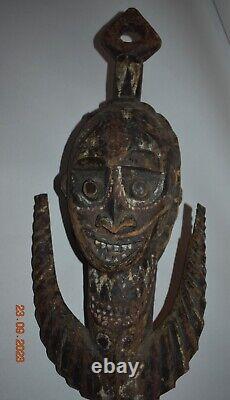 Papua New Guinea Ritual Hook Figure, 16 1900s