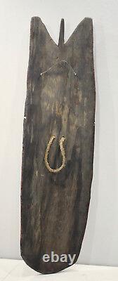 Papua New Guinea Shield Mendi Valley Bowmen Shield