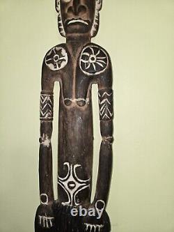 Papua New Guinea Wood Food Hook Latmul Tribe Carved Statue 27.5 In HEIGHT