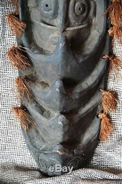Papua New Guinea Yapwon Sepik Cult Figure / Mask / Wall Hanging. Collectors