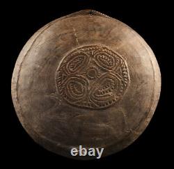 Plat Boiken, old wooden dish, oceanic art, papua new guinea