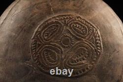 Plat Boiken, old wooden dish, oceanic art, papua new guinea