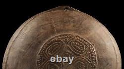 Plat Boiken, old wooden dish, oceanic art, papua new guinea