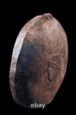 Plat Boiken, old wooden dish, oceanic art, papua new guinea, tribal art, 44 cm