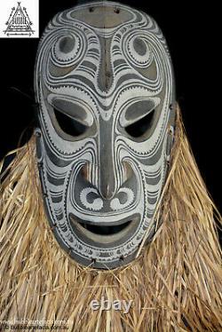 Powerful Fine Vintage Carved Tambanum House Mask, Angoram, PNG, Papua New Guinea
