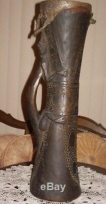 Primitive art Sepik river Papua New Guinea kundu dance drum climbing crocodile