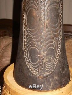 Primitive art Sepik river Papua New Guinea kundu dance drum climbing crocodile