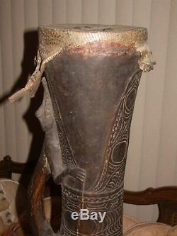 Primitive art Sepik river Papua New Guinea kundu dance drum climbing crocodile