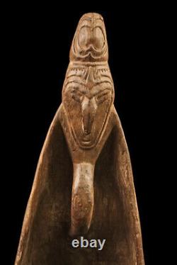 Proue de pirogue, canoe prow, murik lakes area, papua new guinea, oceanic art