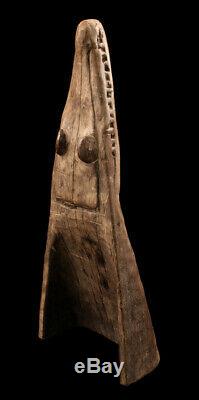 Proue de pirogue, canoe prow, sepik river, papua new guinea