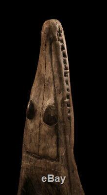 Proue de pirogue, canoe prow, sepik river, papua new guinea