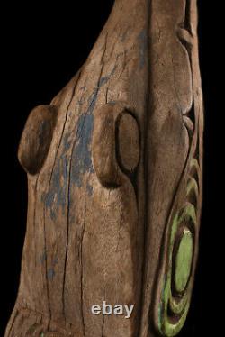 Proue de pirogue, canoe prow, sepik river, papua new guinea