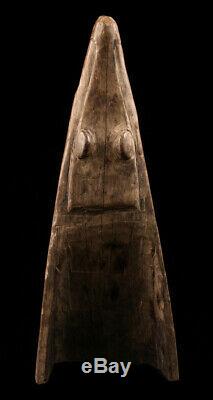 Proue de pirogue, canoe prow, sepik river, papua new guinea