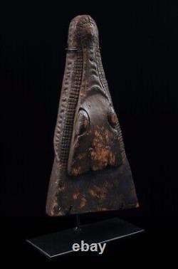 Proue de pirogue, canoe prow, sepik river, papua new guinea, tribal art