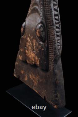 Proue de pirogue, canoe prow, sepik river, papua new guinea, tribal art