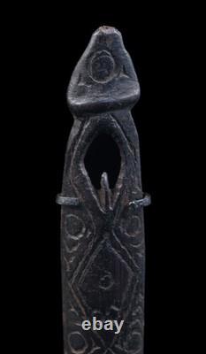 Rhombe, bullroarer, papua new guinea, oceanic art, traditional instrument, 29 cm
