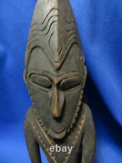 SEPIK RIVER PAPUA NEW GUINEA CARVED Shield Holder Mid Late 1900s Free Shipping