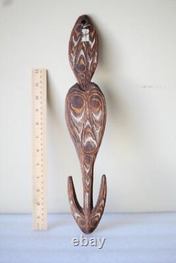 Sepik Basket Hook for hanging food or baskets, Papua New Guinea 1960s #tiki