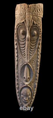 Tête de tambour, Slit gong drum's head, oceanic art, papua new guinea