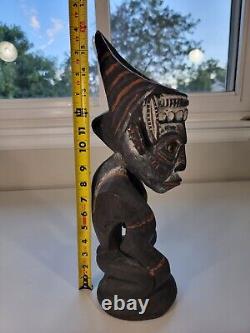 VTG Papua New Guinea Carved Figure Statue MAN Kneeling with Horns White Face