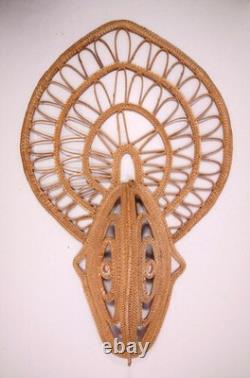 Vintage Abelam Yam Mask Papua New Guinea 20th. C. 77cm