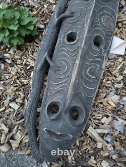 Vintage Papua New Guinea Hand-Carved Wooden Artifact Crocidile Spirit Board