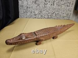 Vtg Handcraved Papua New Guinea Wood Carved Alligator Sculpture 22