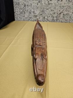 Vtg Handcraved Papua New Guinea Wood Carved Alligator Sculpture 22