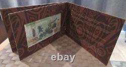 WORLD BANKNOTES(item1417) PAPUA NEW GUINEA 20 and 100 KINA IN A SPECIAL FOLDER