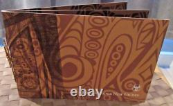 WORLD BANKNOTES(item1417) PAPUA NEW GUINEA 20 and 100 KINA IN A SPECIAL FOLDER