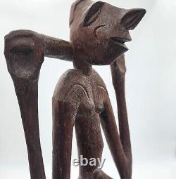 Wood Sculpture Two Figures Squatting Position Tribal Papua New Guinea 8x22