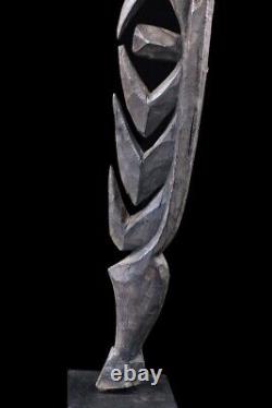 Yipwon cult figure, karawari river, papua new guinea, oceanic art, art océanien